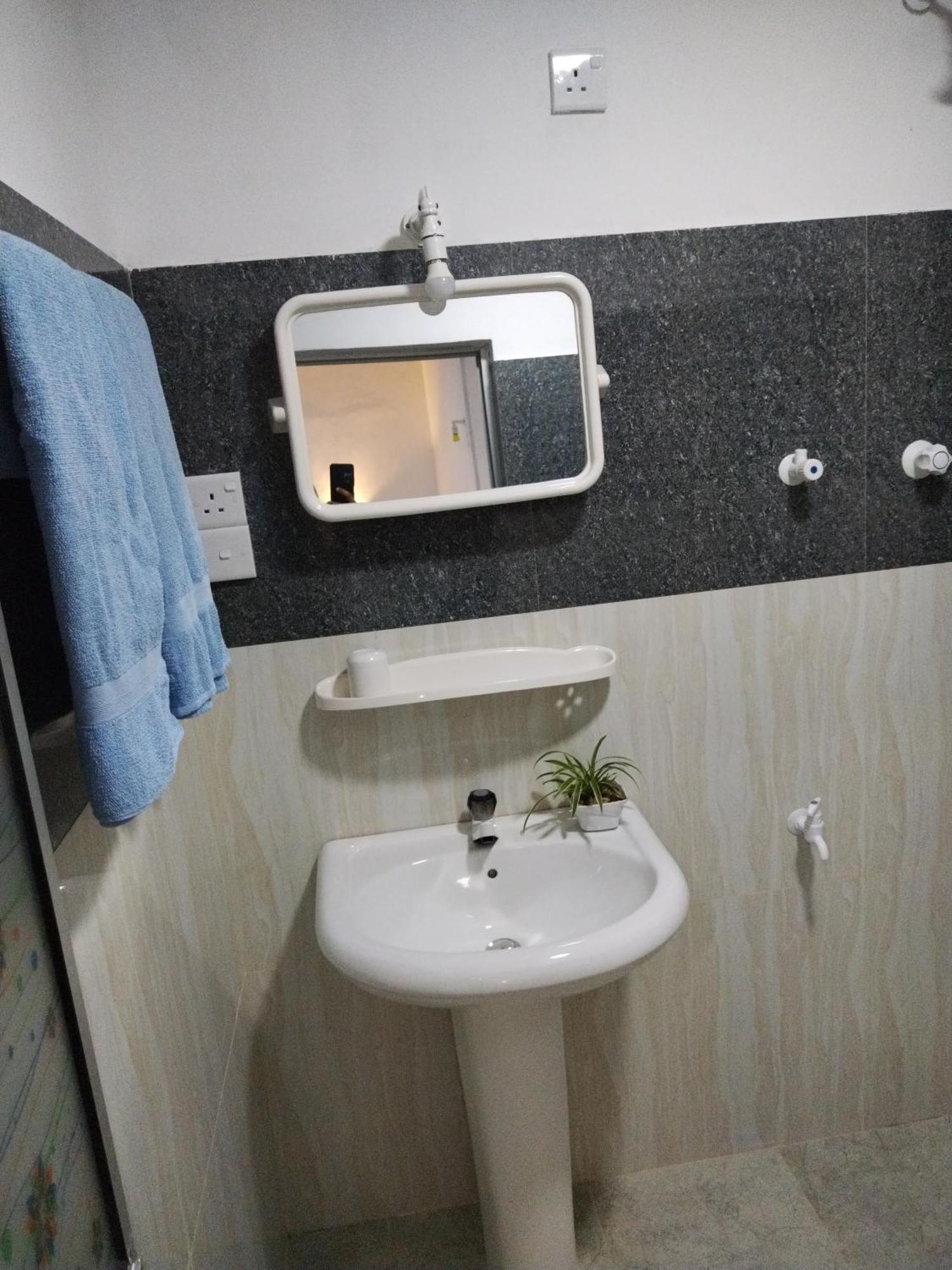 טנגלה Nethmi Homestay & Restaurant מראה חיצוני תמונה