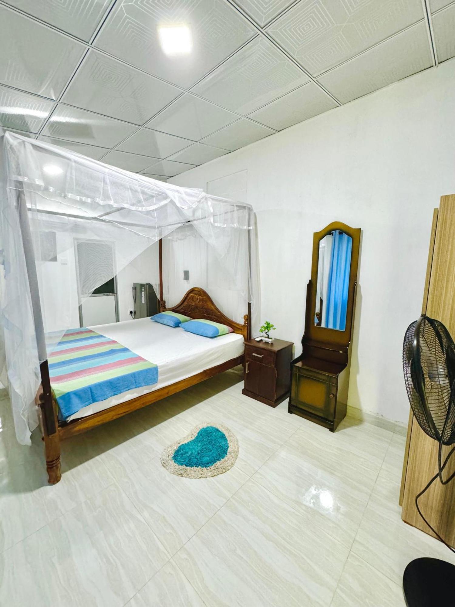 טנגלה Nethmi Homestay & Restaurant מראה חיצוני תמונה