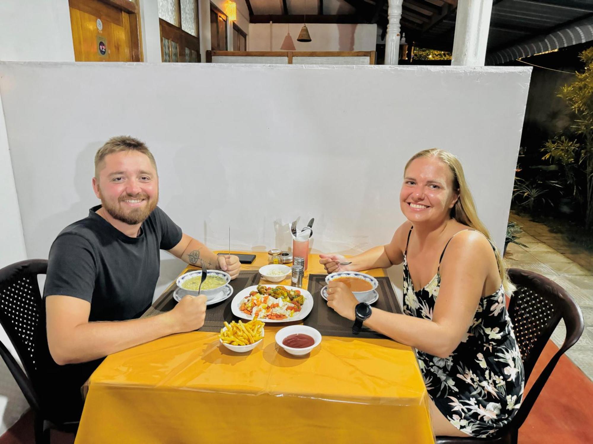 טנגלה Nethmi Homestay & Restaurant מראה חיצוני תמונה