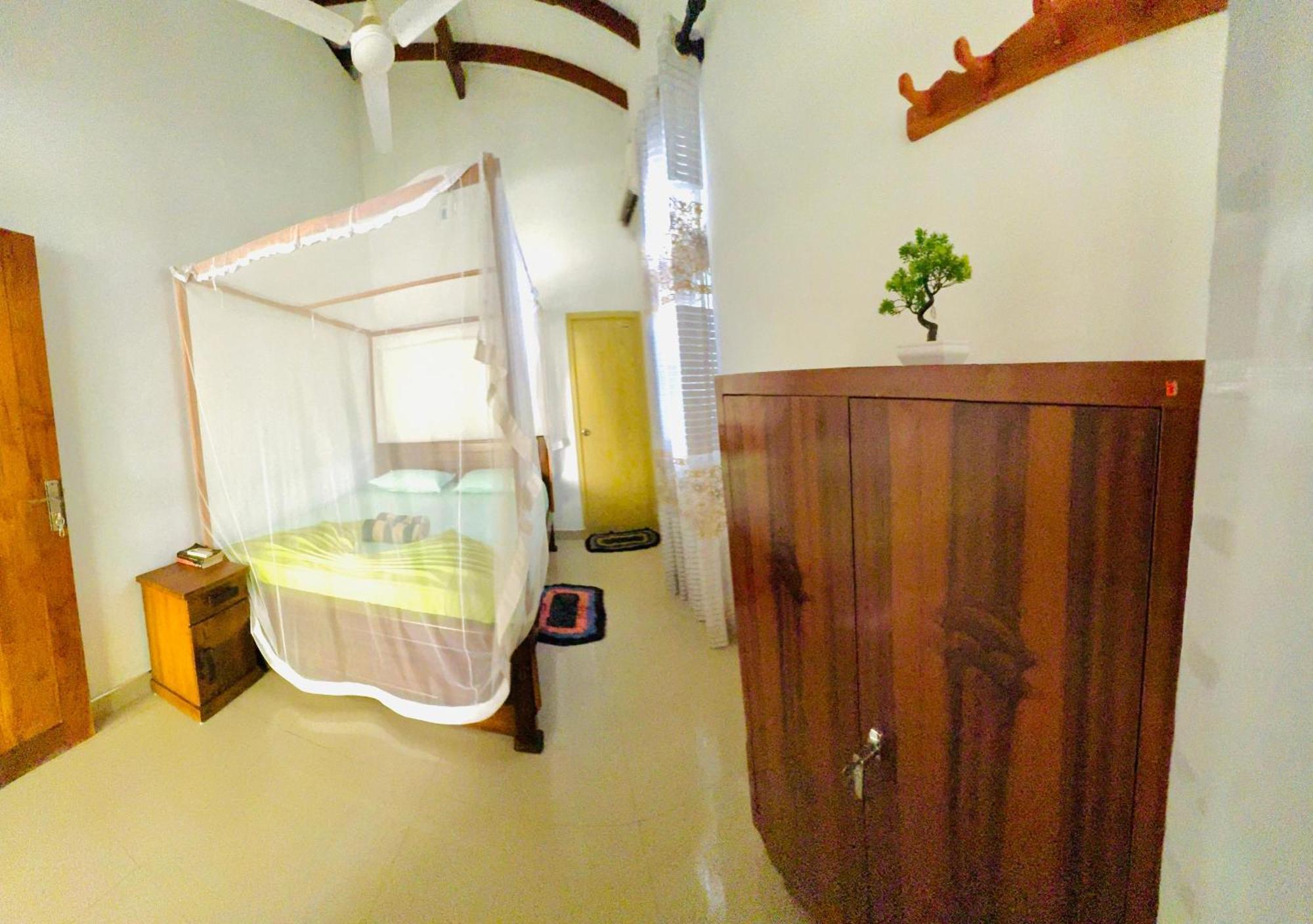 טנגלה Nethmi Homestay & Restaurant מראה חיצוני תמונה