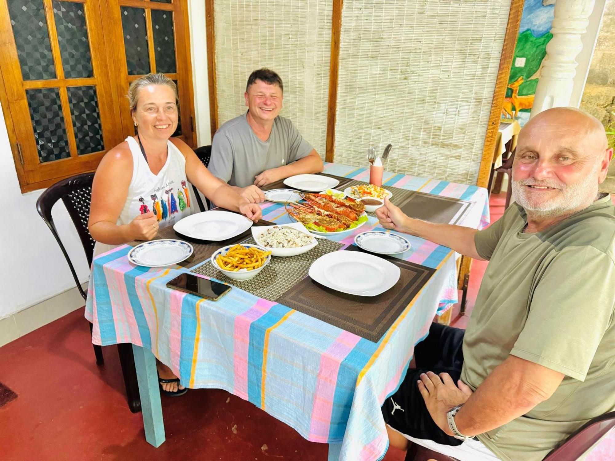 טנגלה Nethmi Homestay & Restaurant מראה חיצוני תמונה