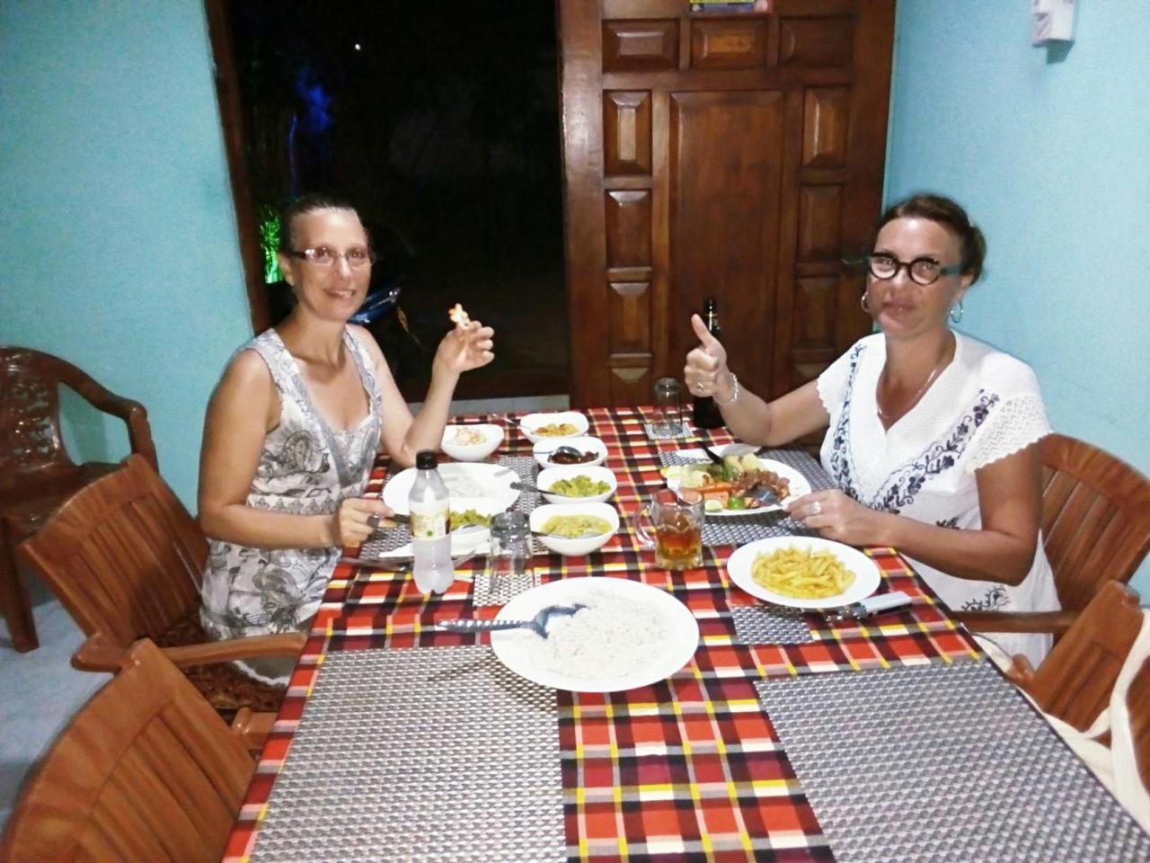 טנגלה Nethmi Homestay & Restaurant מראה חיצוני תמונה
