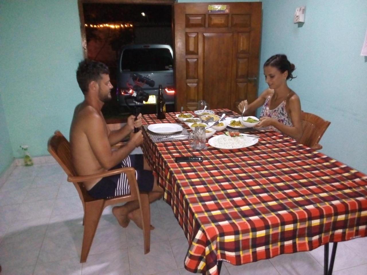 טנגלה Nethmi Homestay & Restaurant מראה חיצוני תמונה